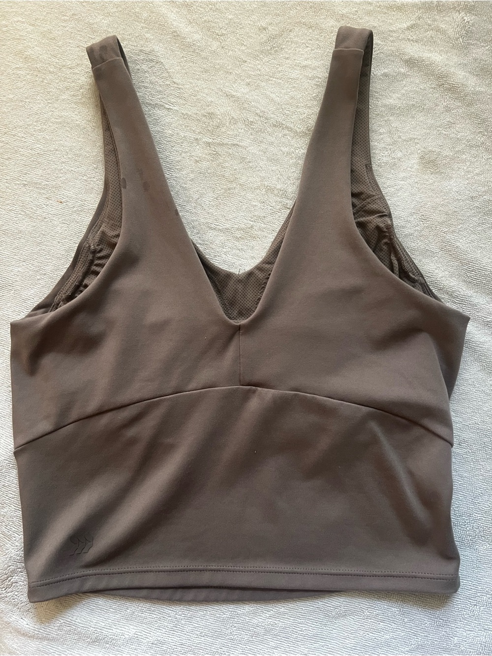 All In Motion V-Neck Ribbed Athletic Crop Tank | Women’s Small | Taupe - Picture 4 of 9